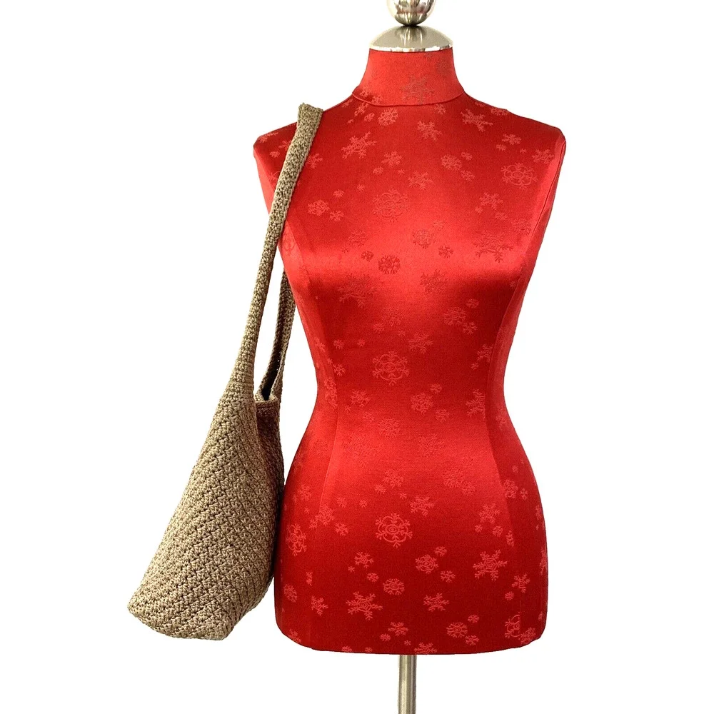 The Sak Crochet Shoulderbag Purse Macrame Classic Hippie Chic Everyday Bag Taupe